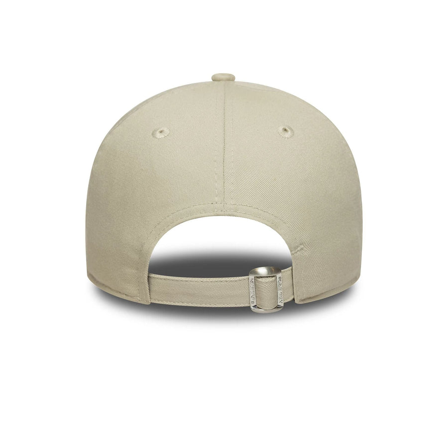 This is a New Era Boucle Cream 9TWENTY Adjustable Cap 4