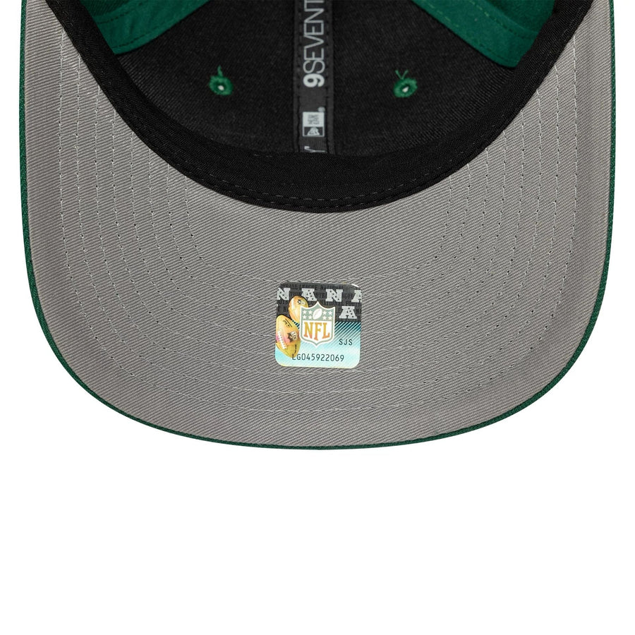 This is a New York Jets NFL Patch Green 9SEVENTY Stretch-Snap Adjustable Cap 2