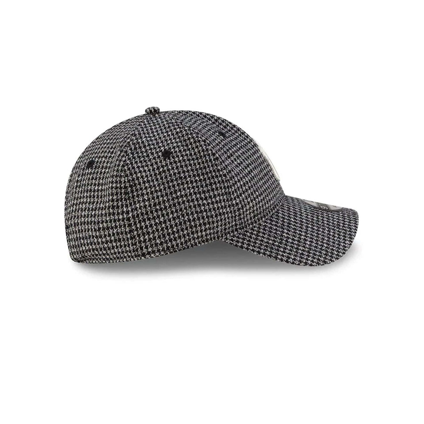 This is a New York Yankees MLB Houndstooth Black 9TWENTY Adjustable Cap 7