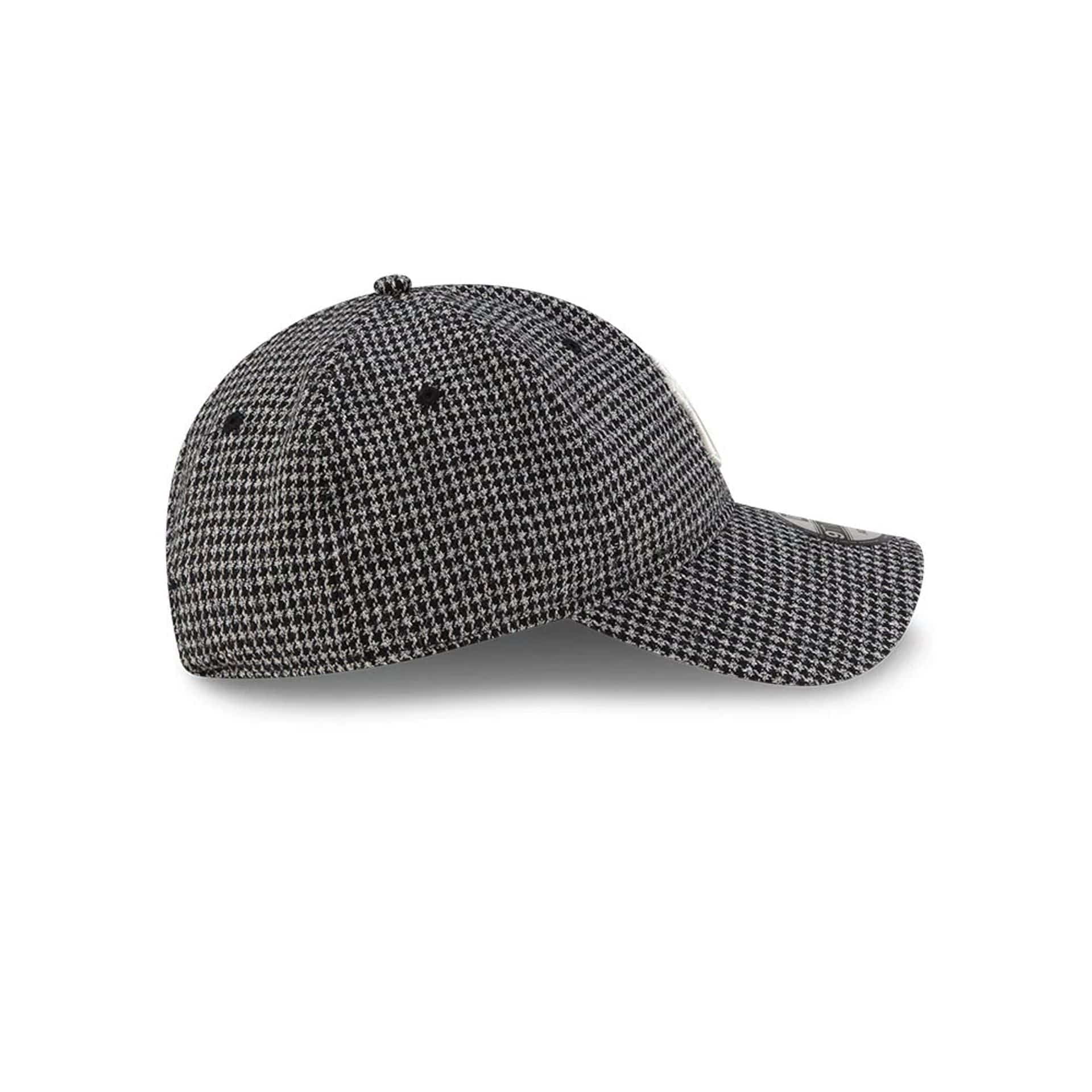This is a New York Yankees MLB Houndstooth Black 9TWENTY Adjustable Cap 7