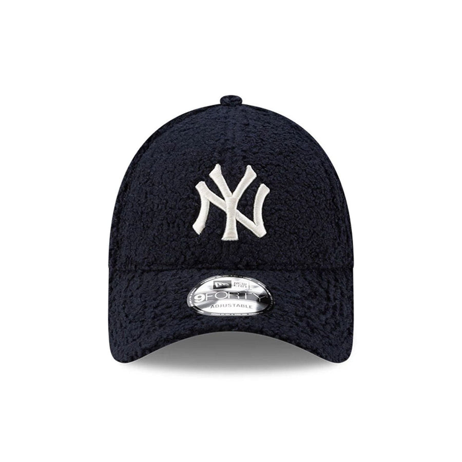 This is a New York Yankees MLB Borg Navy 9FORTY Adjustable Cap 3