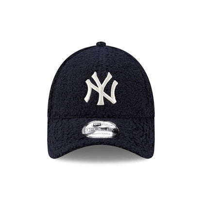 This is a New York Yankees MLB Borg Navy 9FORTY Adjustable Cap 3