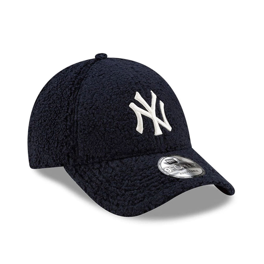 This is a New York Yankees MLB Borg Navy 9FORTY Adjustable Cap 5