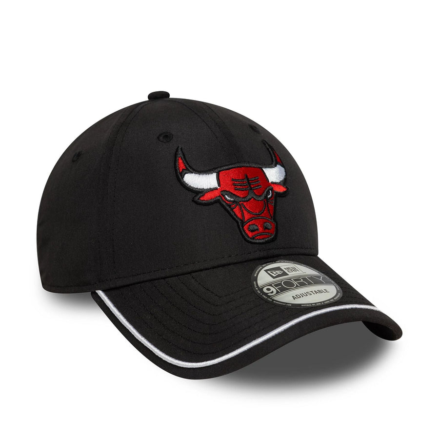 This is a Chicago Bulls NBA Piping Black 9FORTY Adjustable Cap 3