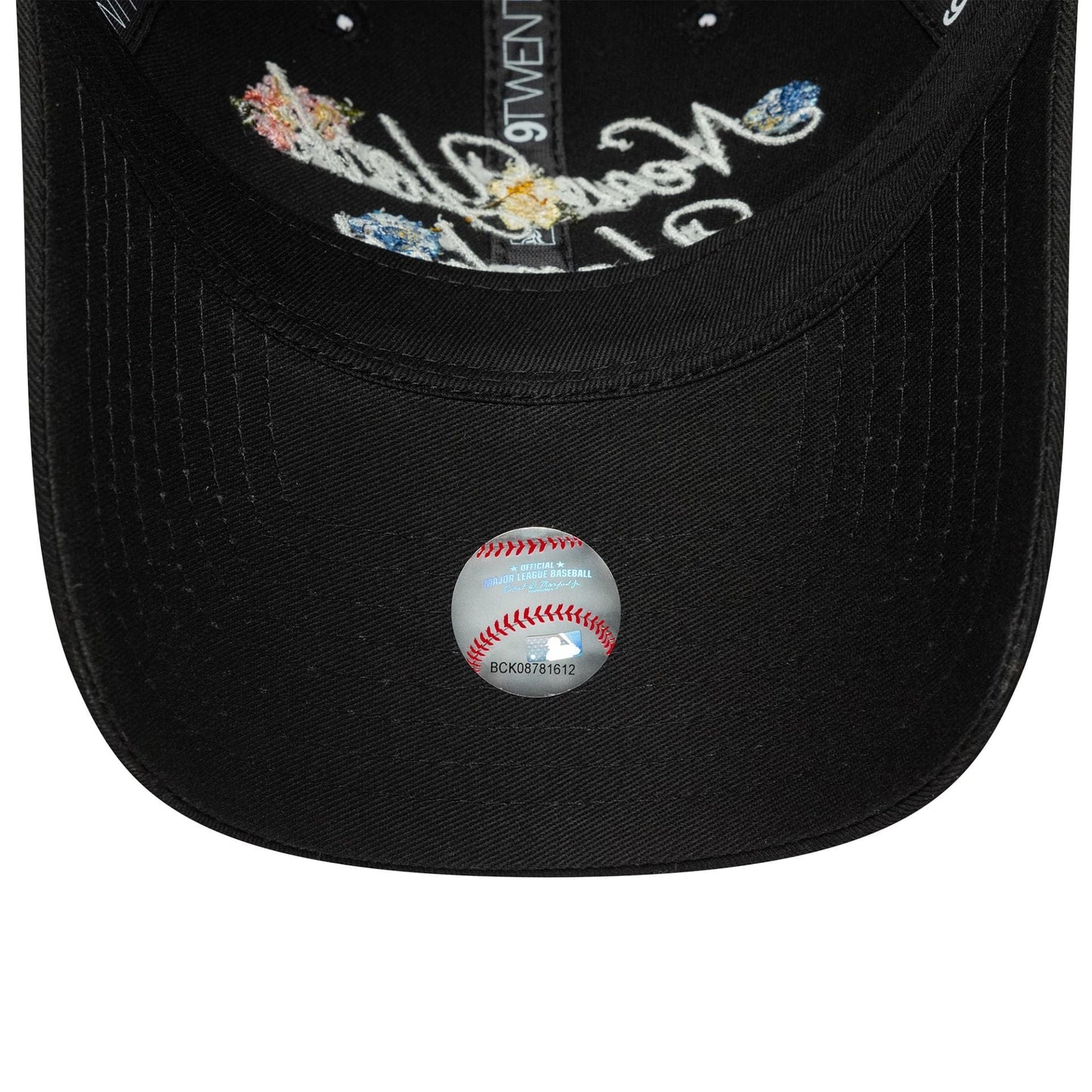 This is a New York Yankees Womens MLB Floral Script Black 9TWENTY Adjustable Cap 5