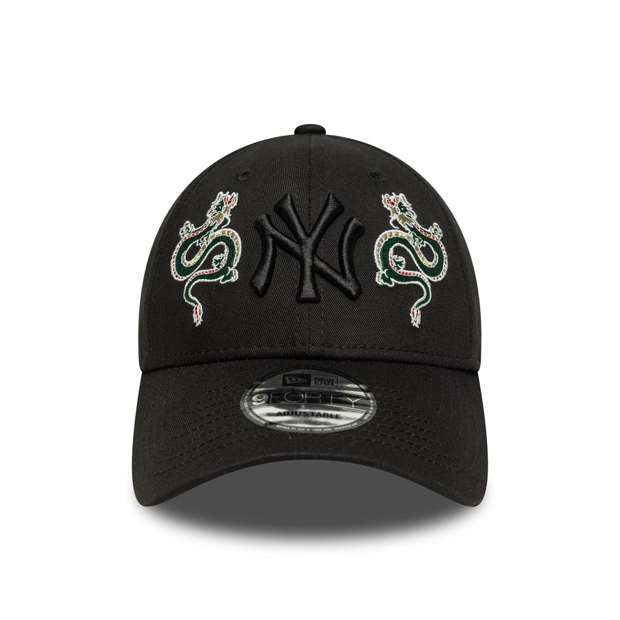 This is a New York Yankees MLB Icon Black 9FORTY Adjustable Cap 2