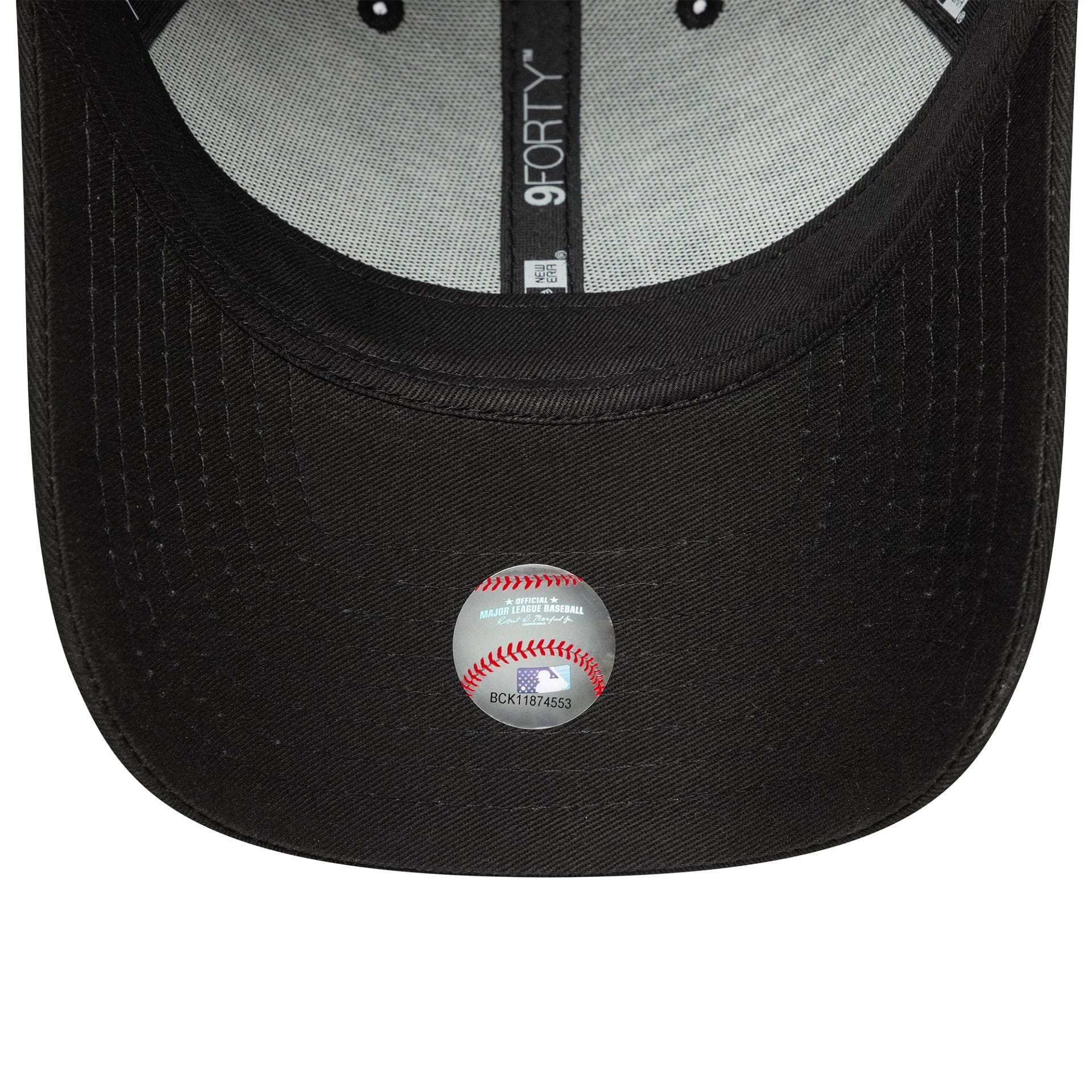 This is a New York Yankees MLB Icon Black 9FORTY Adjustable Cap 5