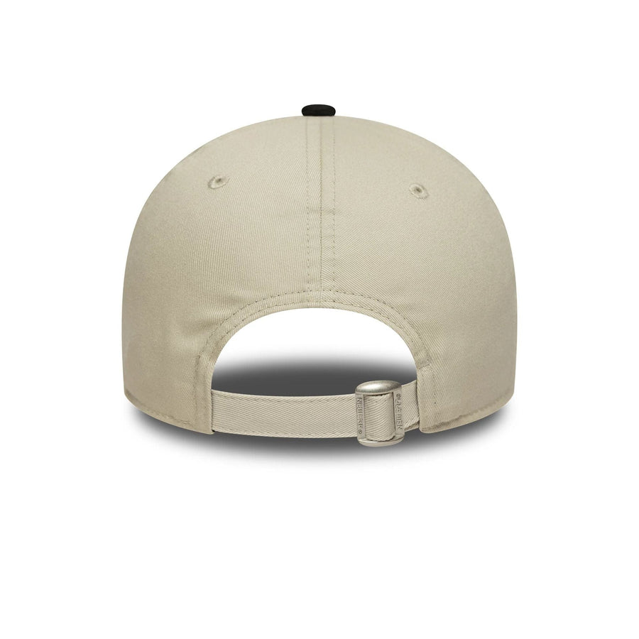 This is a Chicago Bulls NBA Colour Block Cream 9FORTY Adjustable Cap 4