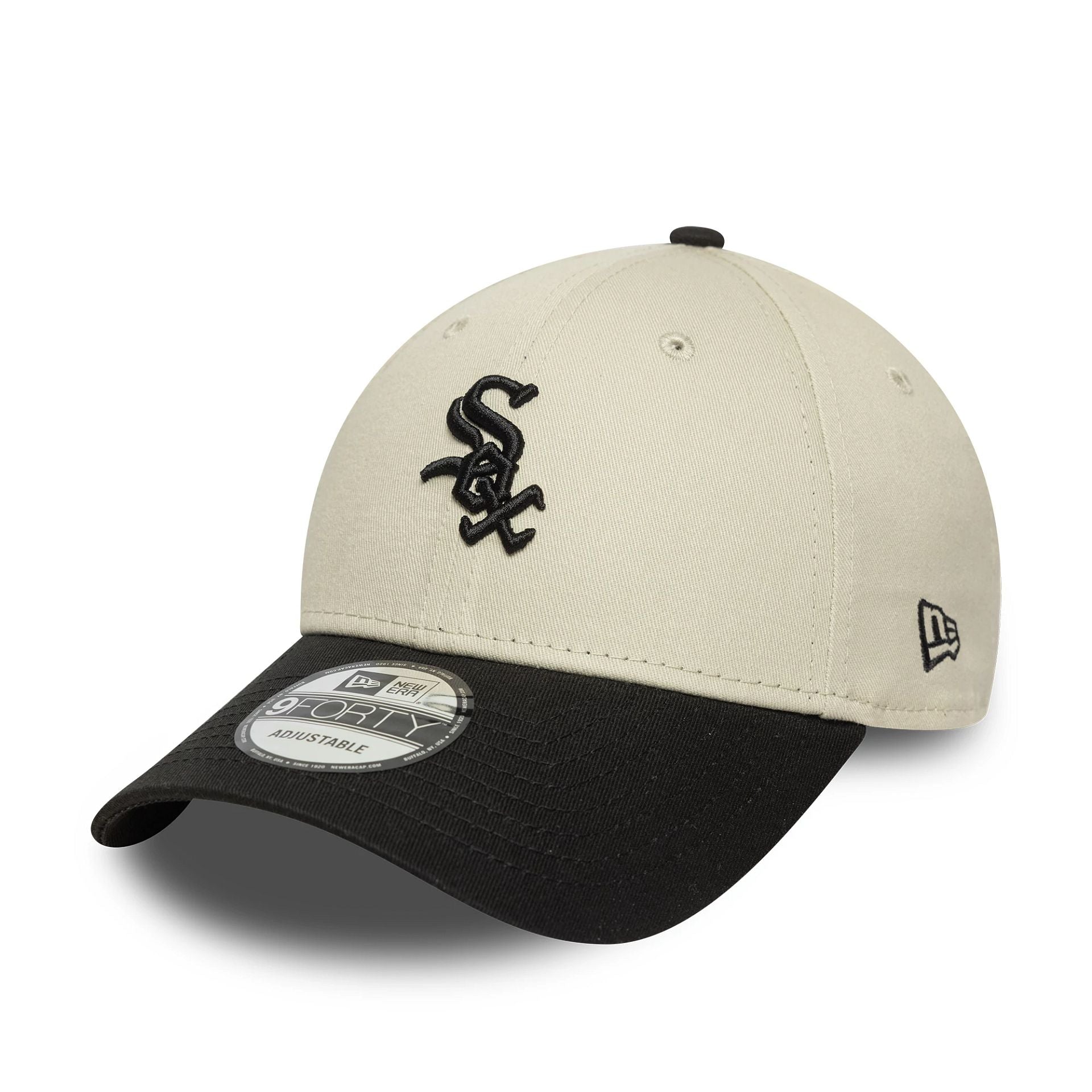 This is a Chicago White Sox MLB League Essential Cream 9FORTY Adjustable Cap 1