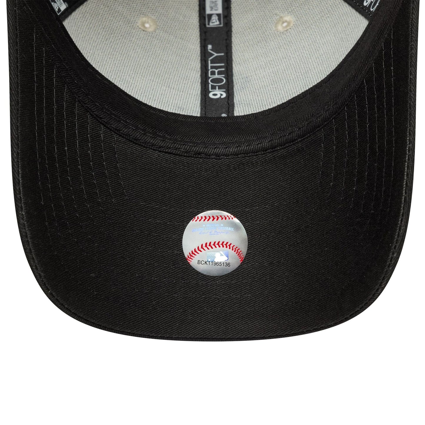 This is a Chicago White Sox MLB League Essential Cream 9FORTY Adjustable Cap 5