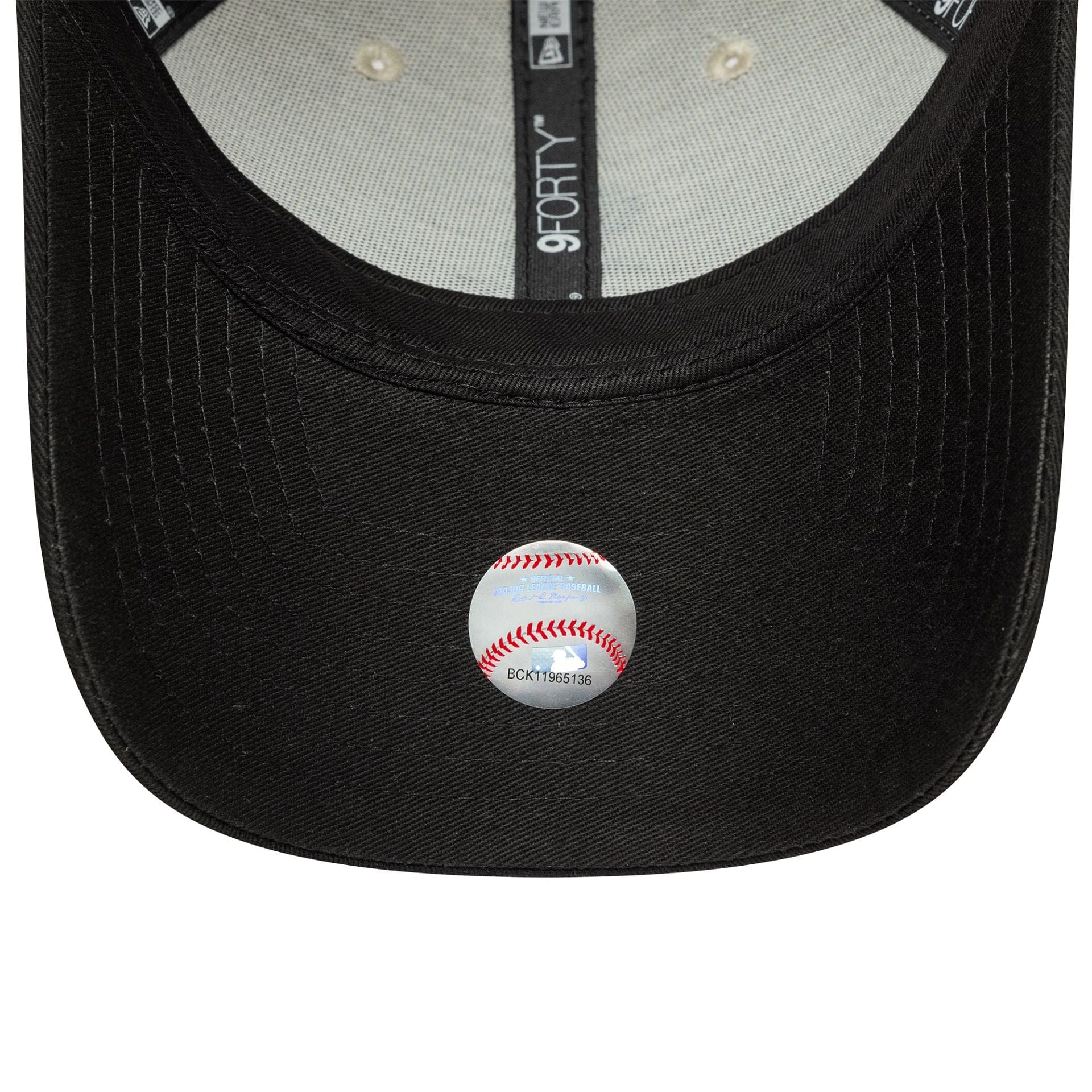 This is a Chicago White Sox MLB League Essential Cream 9FORTY Adjustable Cap 5