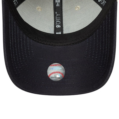 This is a New York Yankees MLB Colour Block Cream 9FORTY Adjustable Cap 5