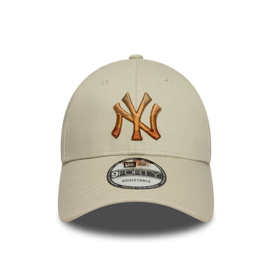 This is a New York Yankees MLB Ombre Infill Cream 9FORTY Adjustable Cap 2