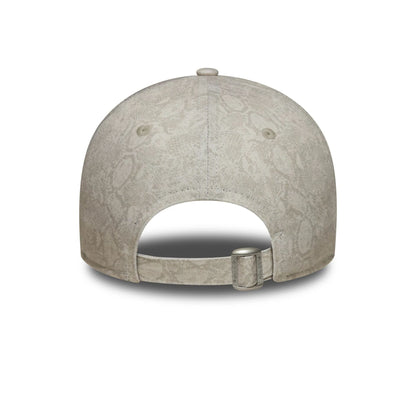 This is a New York Yankees Womens MLB Animal Cream 9TWENTY Adjustable Cap 4