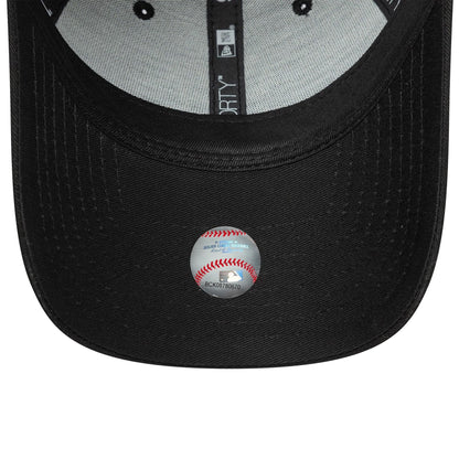 This is a New York Yankees Womens MLB Leopard Infill Black 9FORTY Adjustable Cap 5