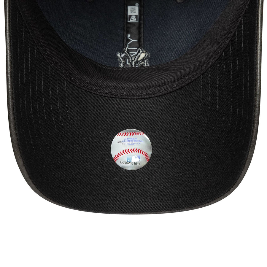 This is a New York Yankees Womens MLB Tonal PU Black 9TWENTY Adjustable Cap 5