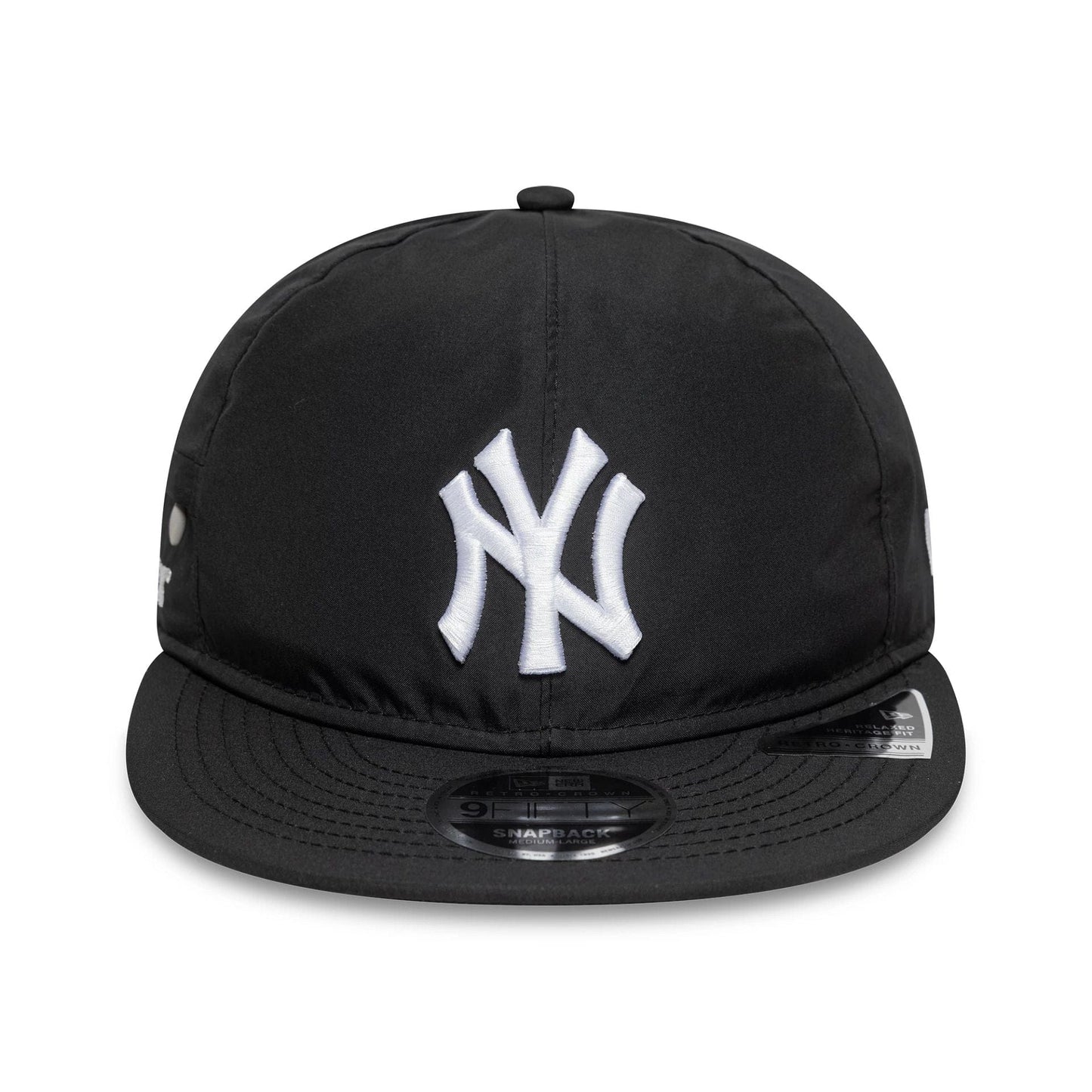 This is a New York Yankees MLB Gore-Tex Outdoor Black Retro Crown 9FIFTY Adjustable Cap 2