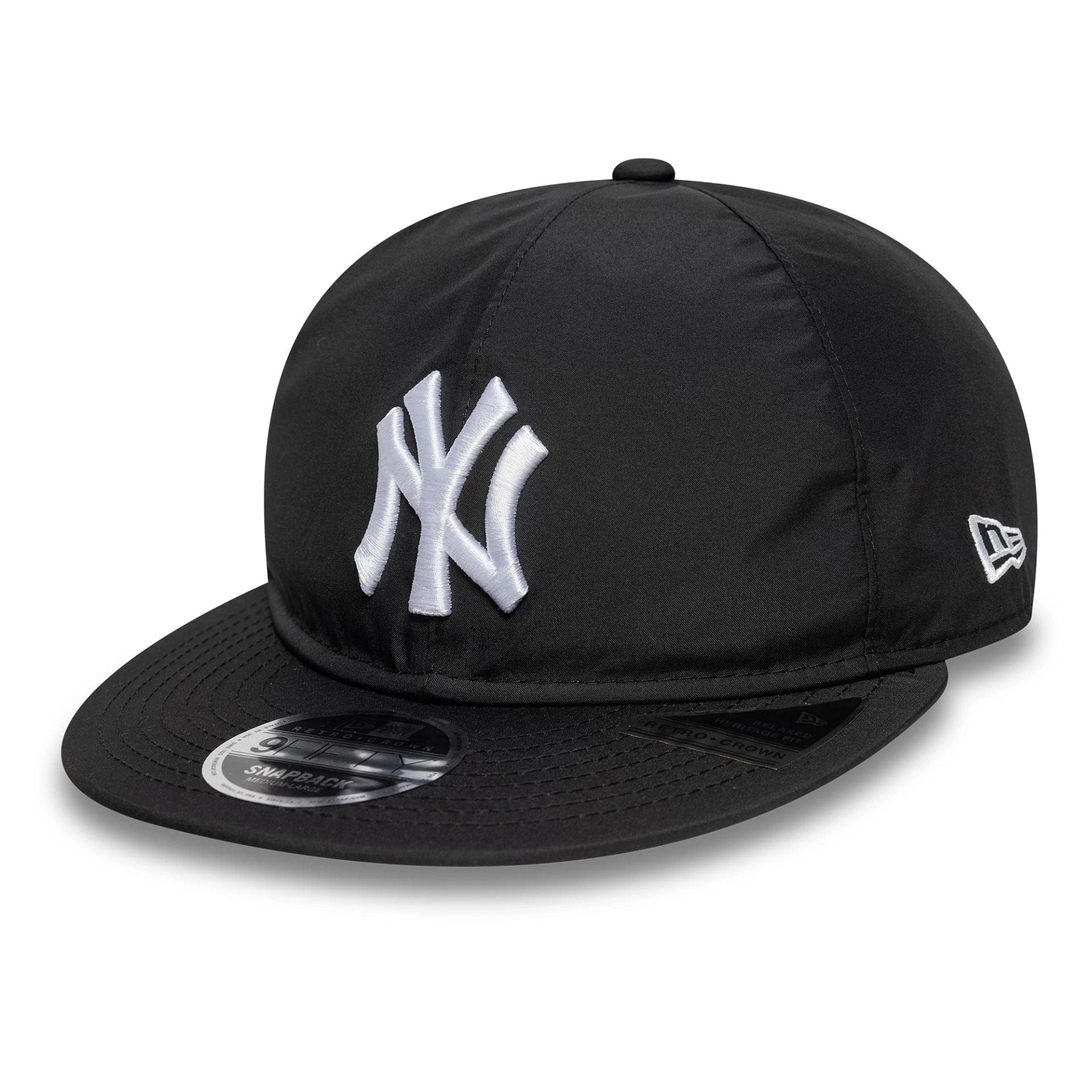 This is a New York Yankees MLB Gore-Tex Outdoor Black Retro Crown 9FIFTY Adjustable Cap 3
