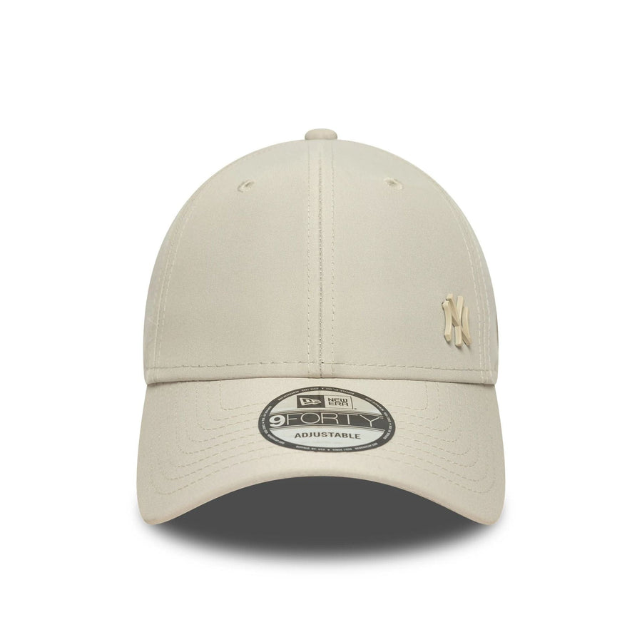 This is a New York Yankees MLB Tonal Flawless Cream 9FORTY Adjustable Cap 2