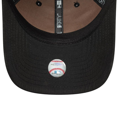 This is a New York Yankees MLB Tonal Flawless Black 9FORTY Adjustable Cap 5