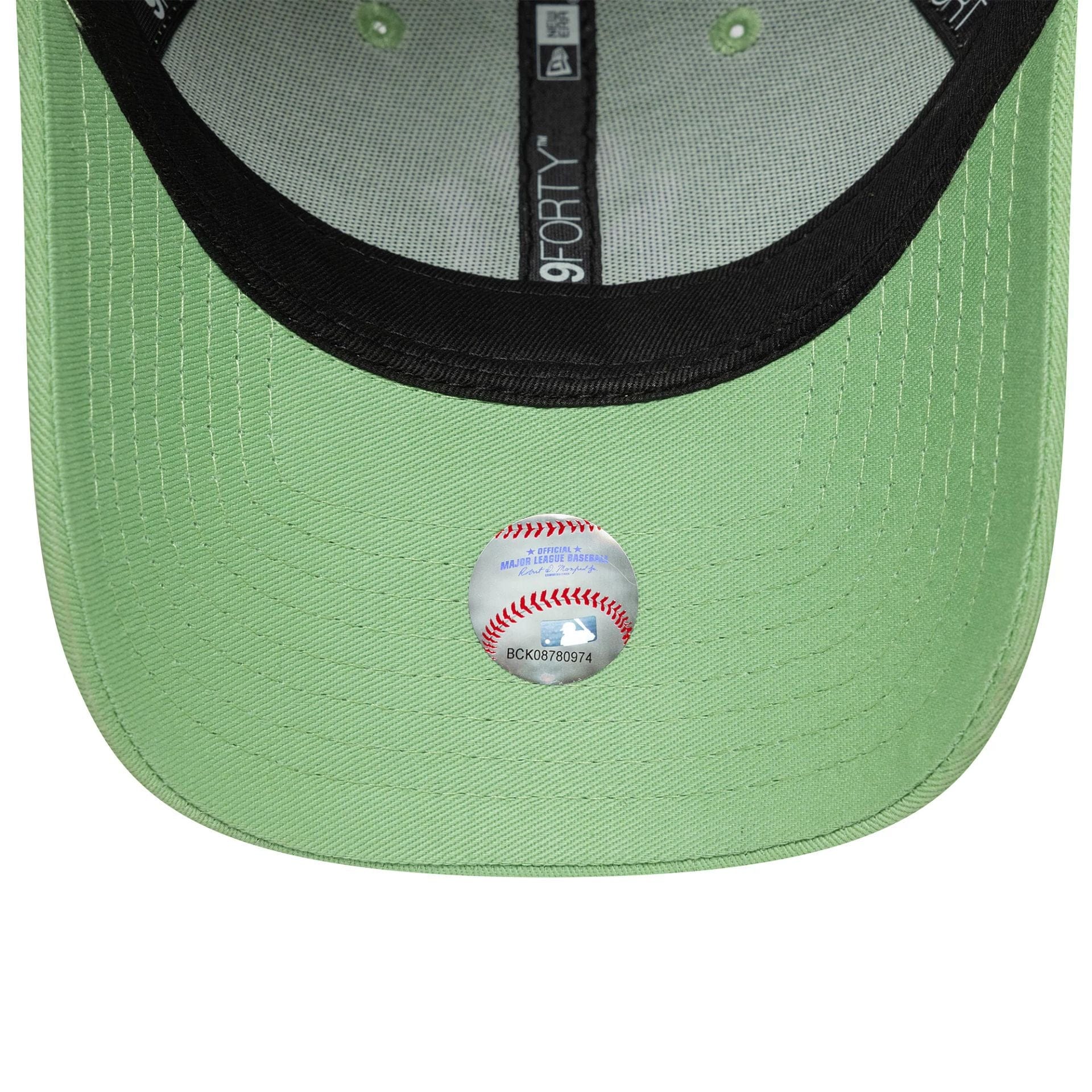 This is a New York Yankees Womens MLB League Essential Pastel Green 9FORTY Adjustable Cap 5