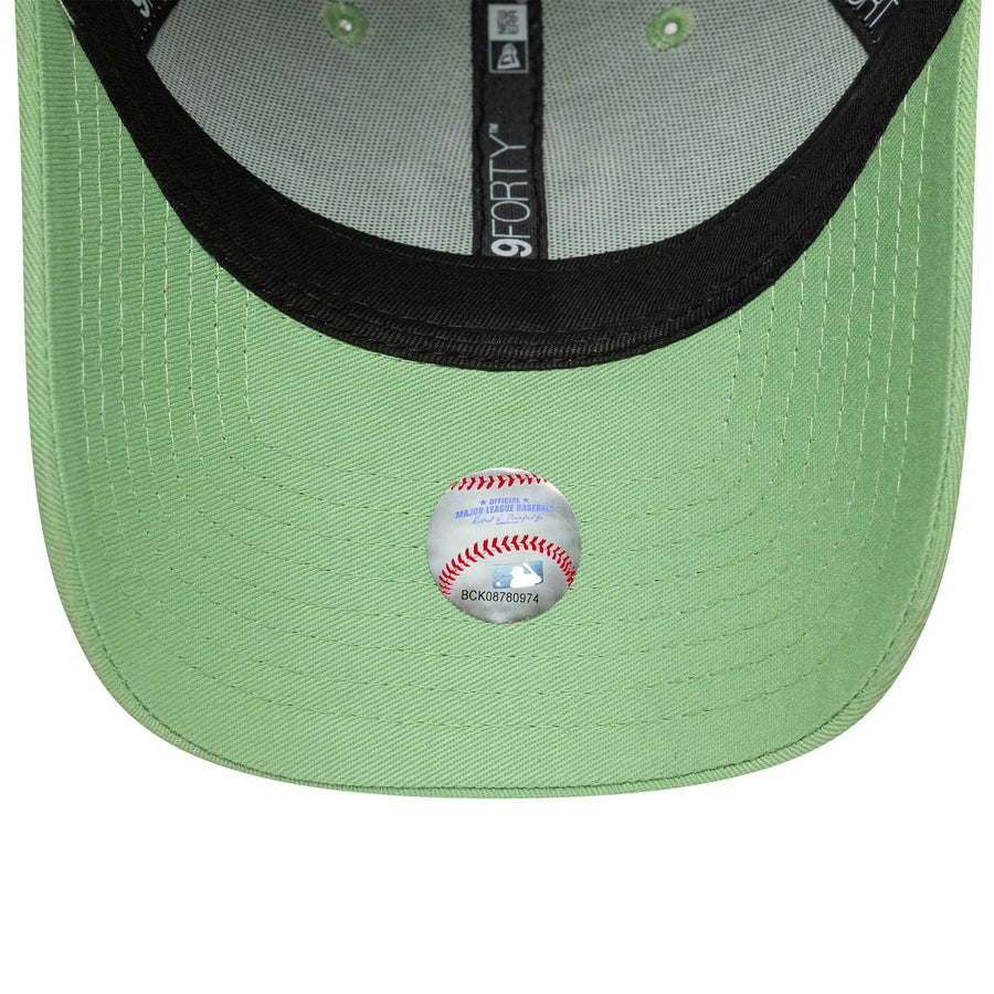This is a New York Yankees Womens MLB League Essential Pastel Green 9FORTY Adjustable Cap 5