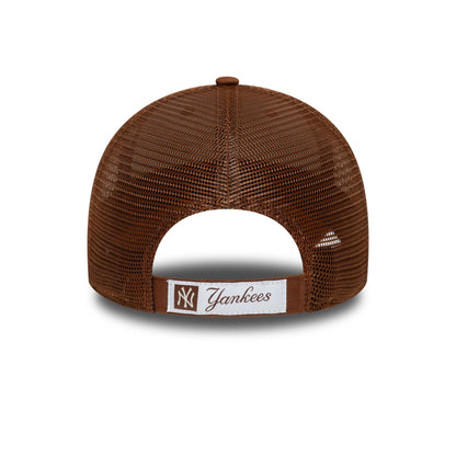 This is a New York Yankees MLB Homefield Brown 9FORTY Trucker Adjustable Cap 4