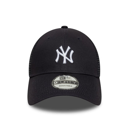 This is a New York Yankees MLB Homefield Navy 9FORTY Trucker Adjustable Cap 2