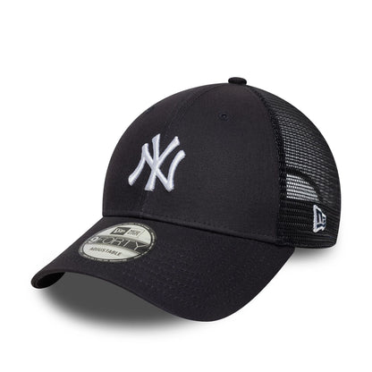 This is a New York Yankees MLB Homefield Navy 9FORTY Trucker Adjustable Cap 1