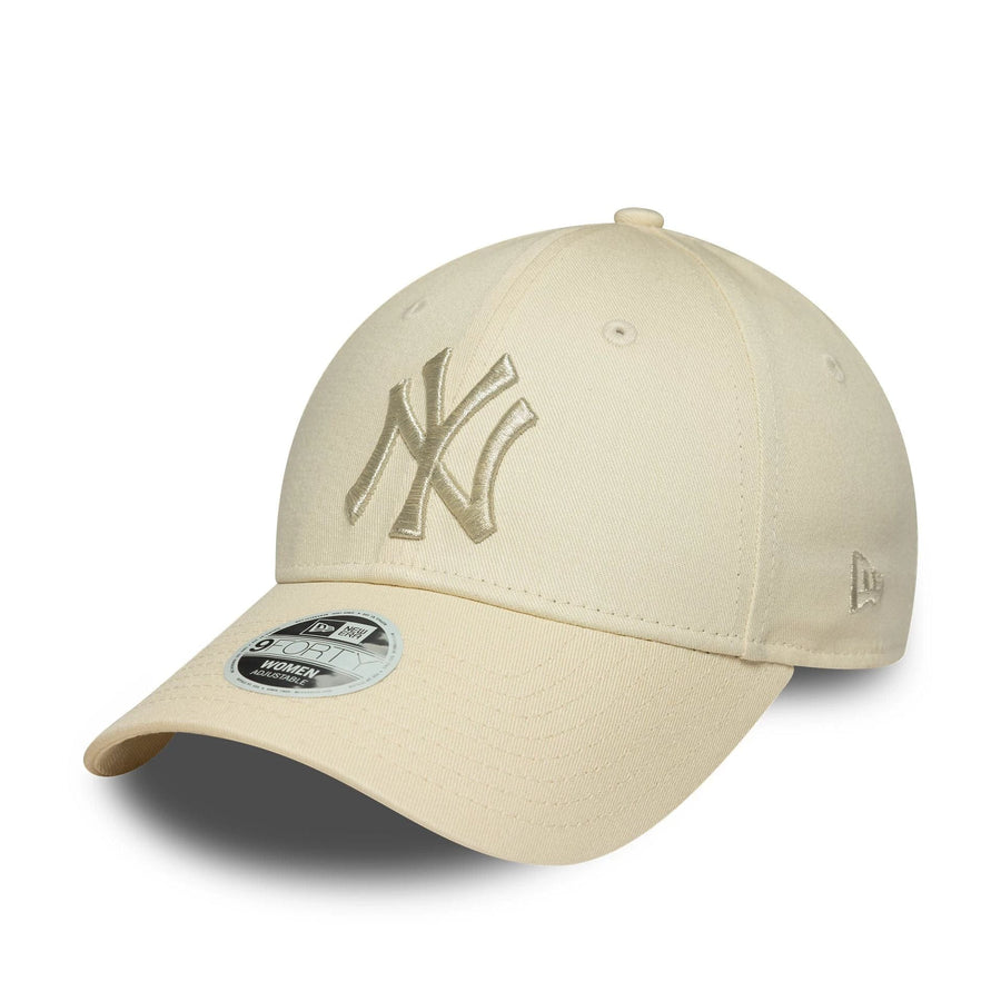 This is a New York Yankees Womens MLB Metallic Logo Cream 9FORTY Adjustable Cap 1