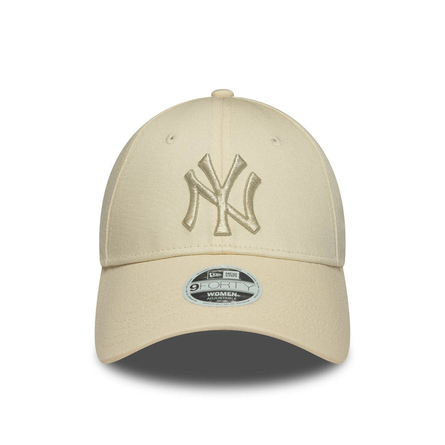 This is a New York Yankees Womens MLB Metallic Logo Cream 9FORTY Adjustable Cap 2