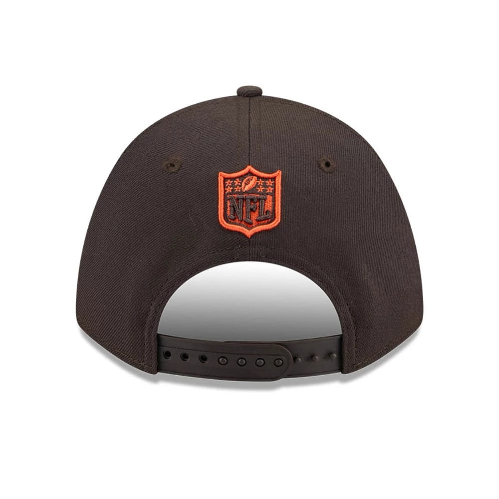 Pictured is this NFL Team Cleveland Browns 9FORTY M-Crown cap in dark brown. 5