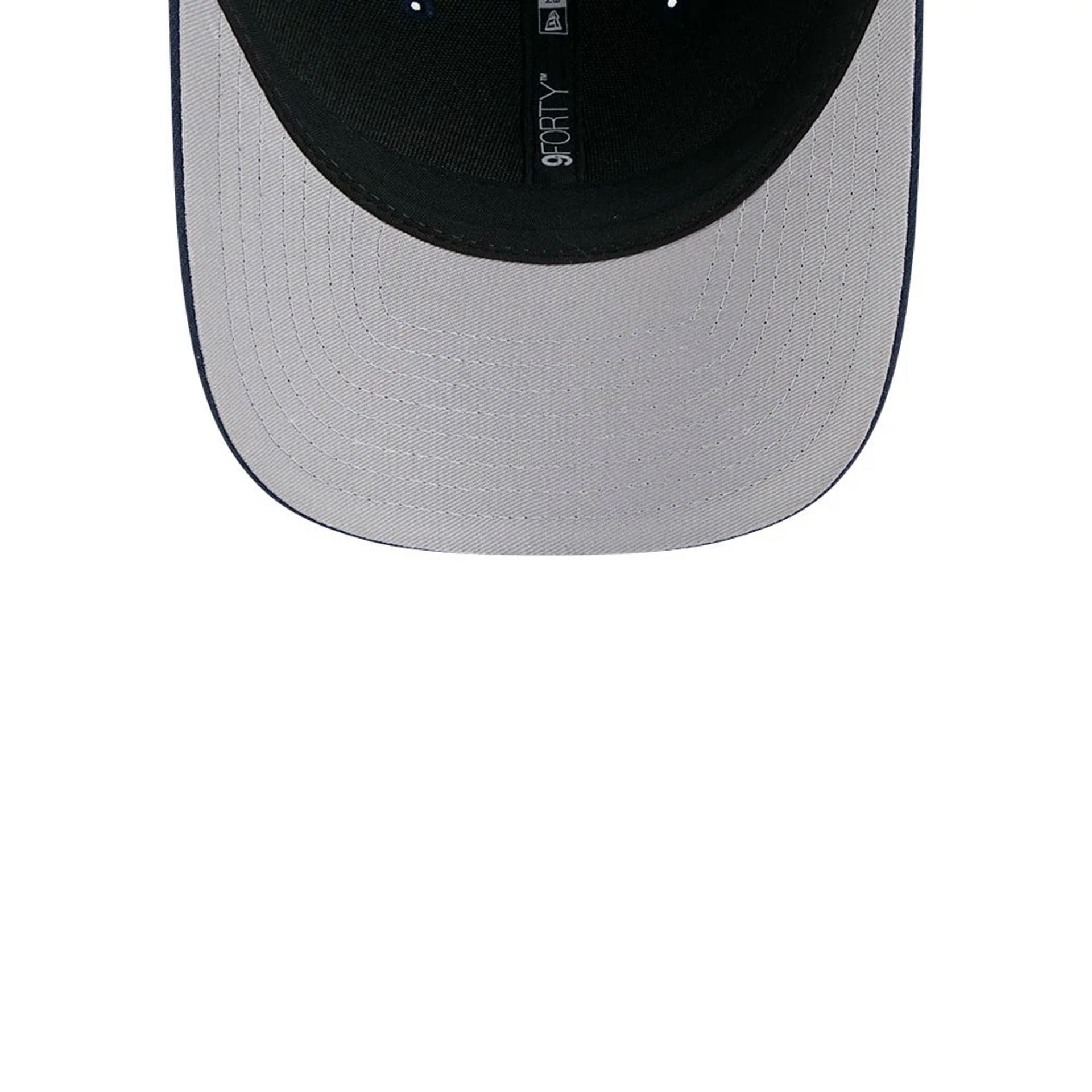 Pictured is this NFL Team Tennessee Titans 9FORTY M-Crown cap in dark blue. 2