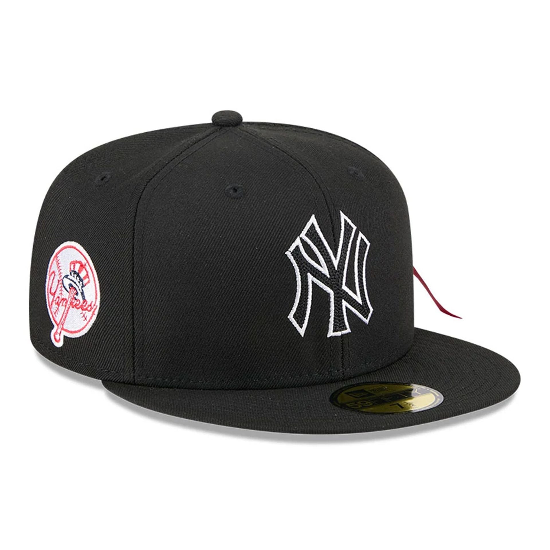This is a New York Yankees MLB X Alpha Black 59FIFTY Fitted Cap 4