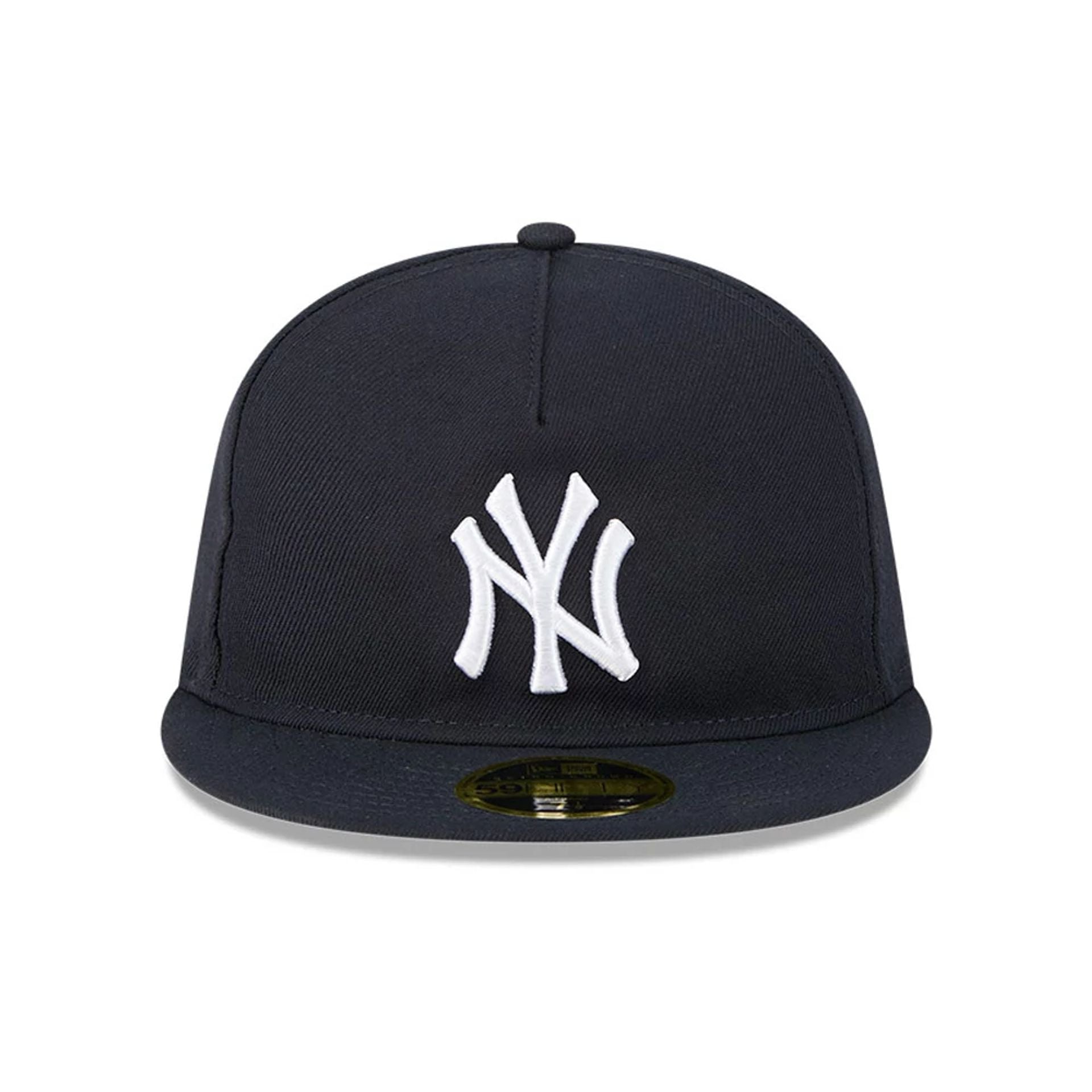 This is a New York Yankees MLB Easy Navy Retro Crown 59FIFTY Fitted Cap 3