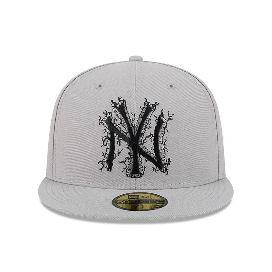 This is a New York Yankees MLB Cracked Grey 59FIFTY Fitted Cap 3