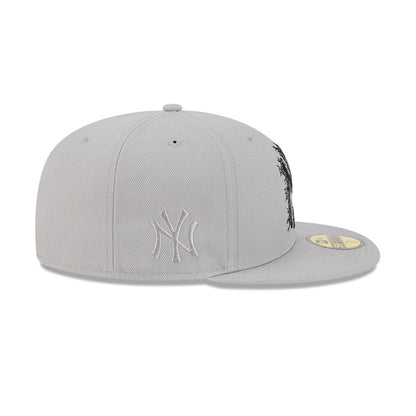 This is a New York Yankees MLB Cracked Grey 59FIFTY Fitted Cap 6