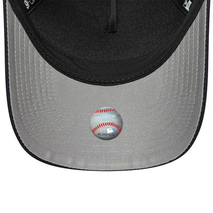 Pictured is this MLB Emblem Detroit Tigers 9FORTY M-Crown A-Frame cap in navy. 2