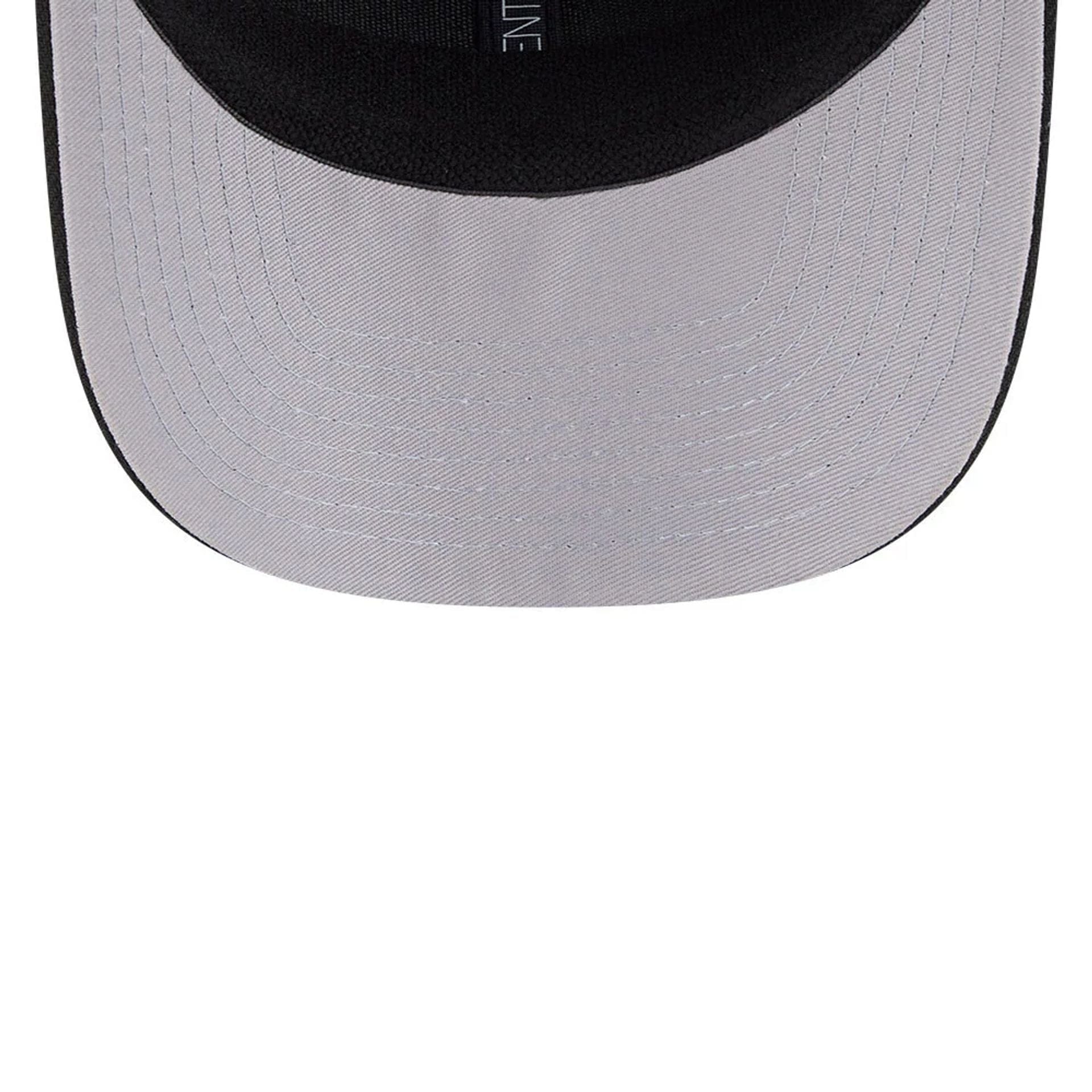 This is a Pittsburgh Penguins NHL Stated Black 9SEVENTY Stretch Snap Adjustable Cap 2