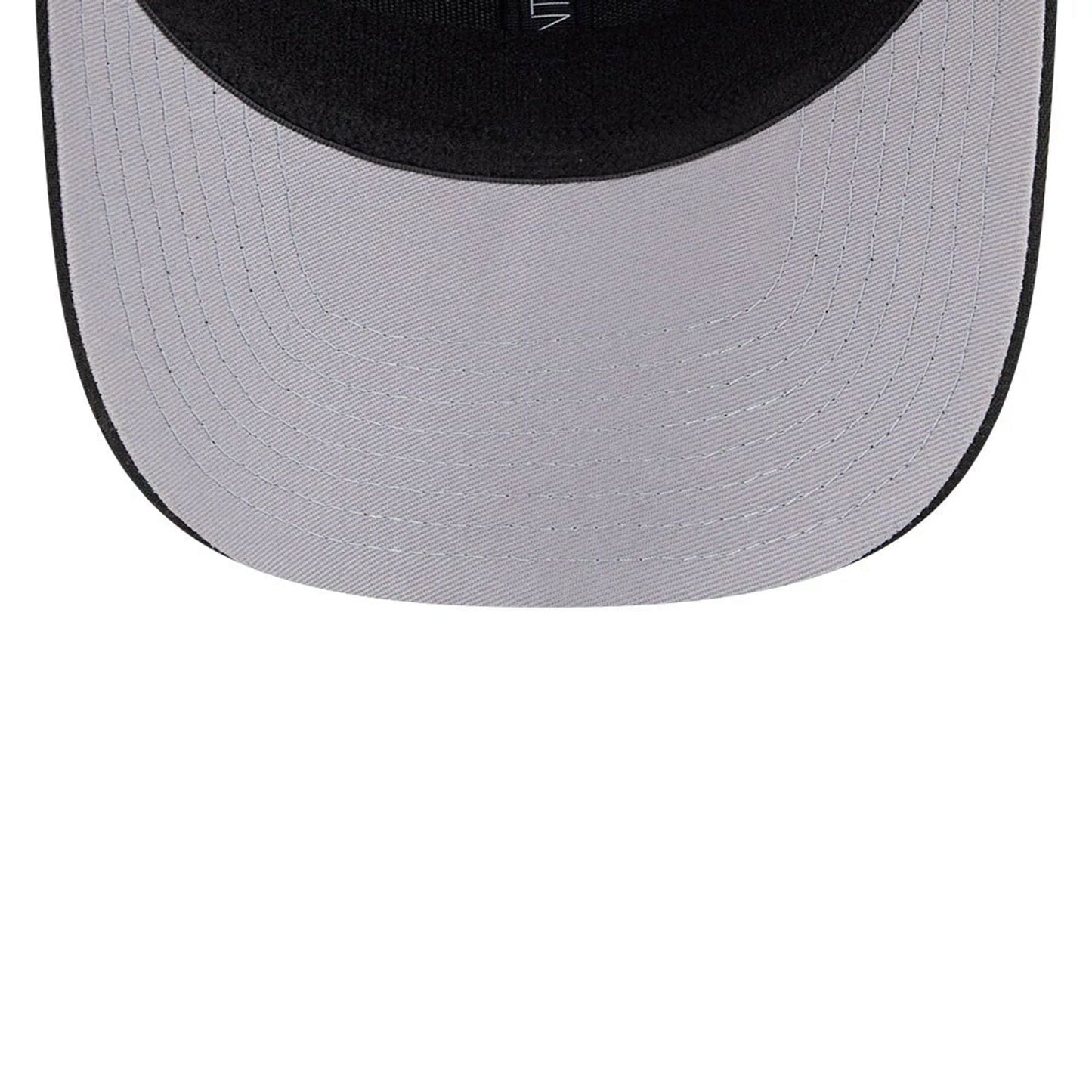 This is a Vancouver Canucks NHL Stated Black 9SEVENTY Stretch Snap Adjustable Cap 2