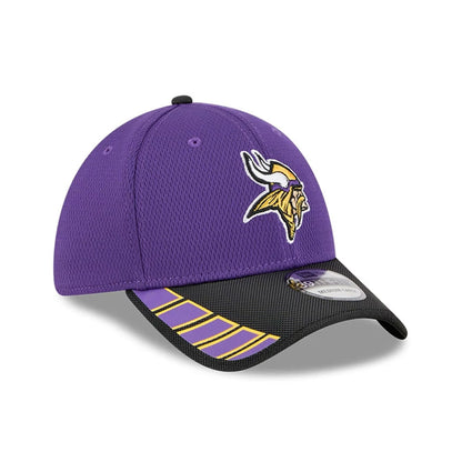 This is a Minnesota Vikings NFL Visor Hit Purple 39THIRTY Stretch Fit Cap 3