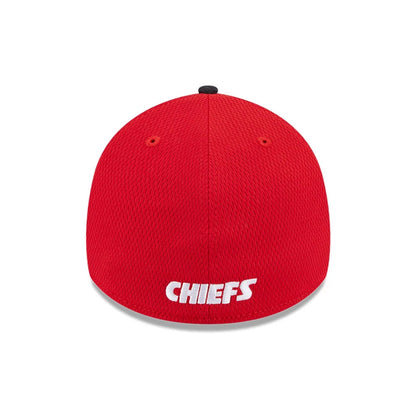 This is a Kansas City Chiefs NFL Visor Hit Red 39THIRTY Stretch Fit Cap 4