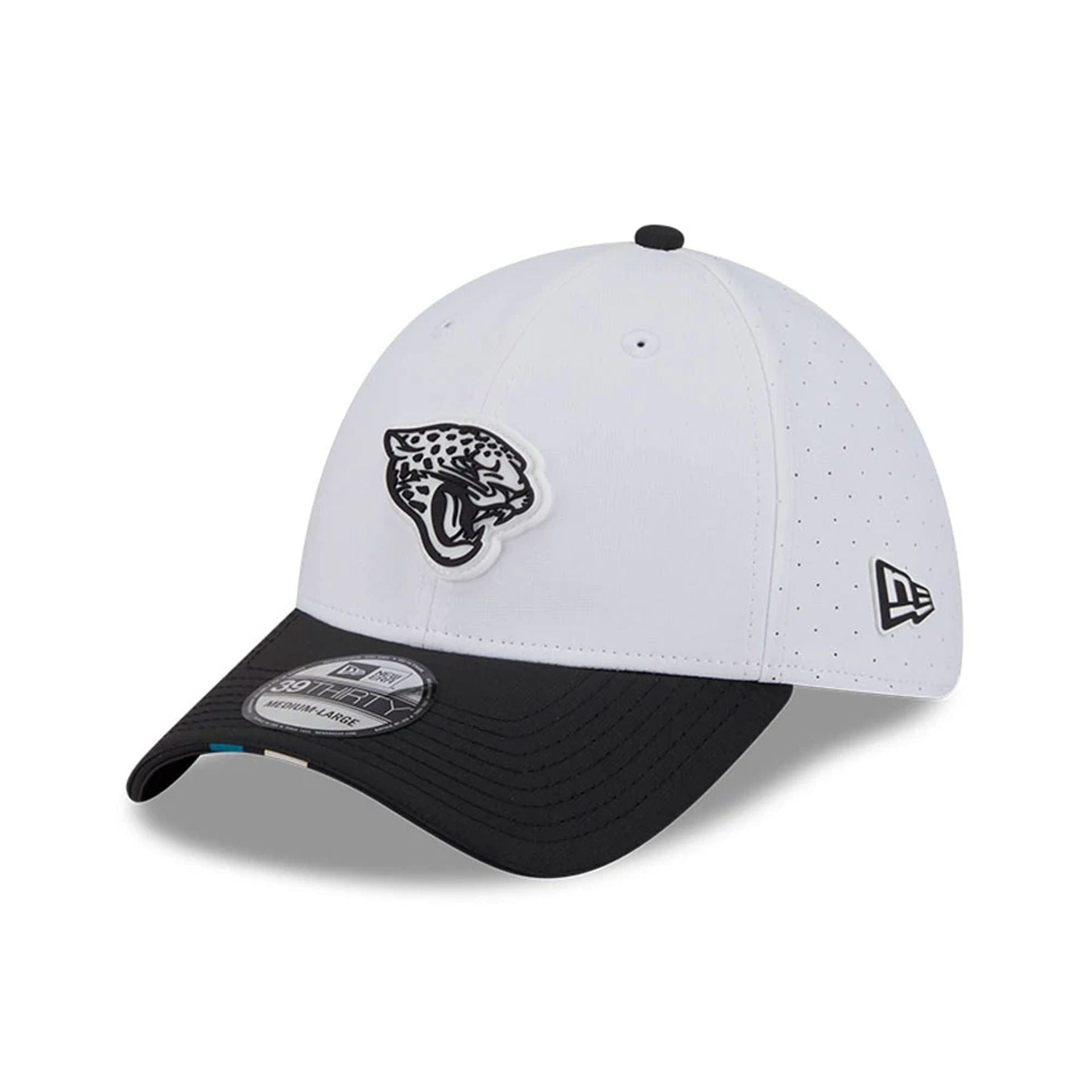 This is a Jacksonville Jaguars NFL Training 2025 White 39THIRTY Stretch Fit Cap 1
