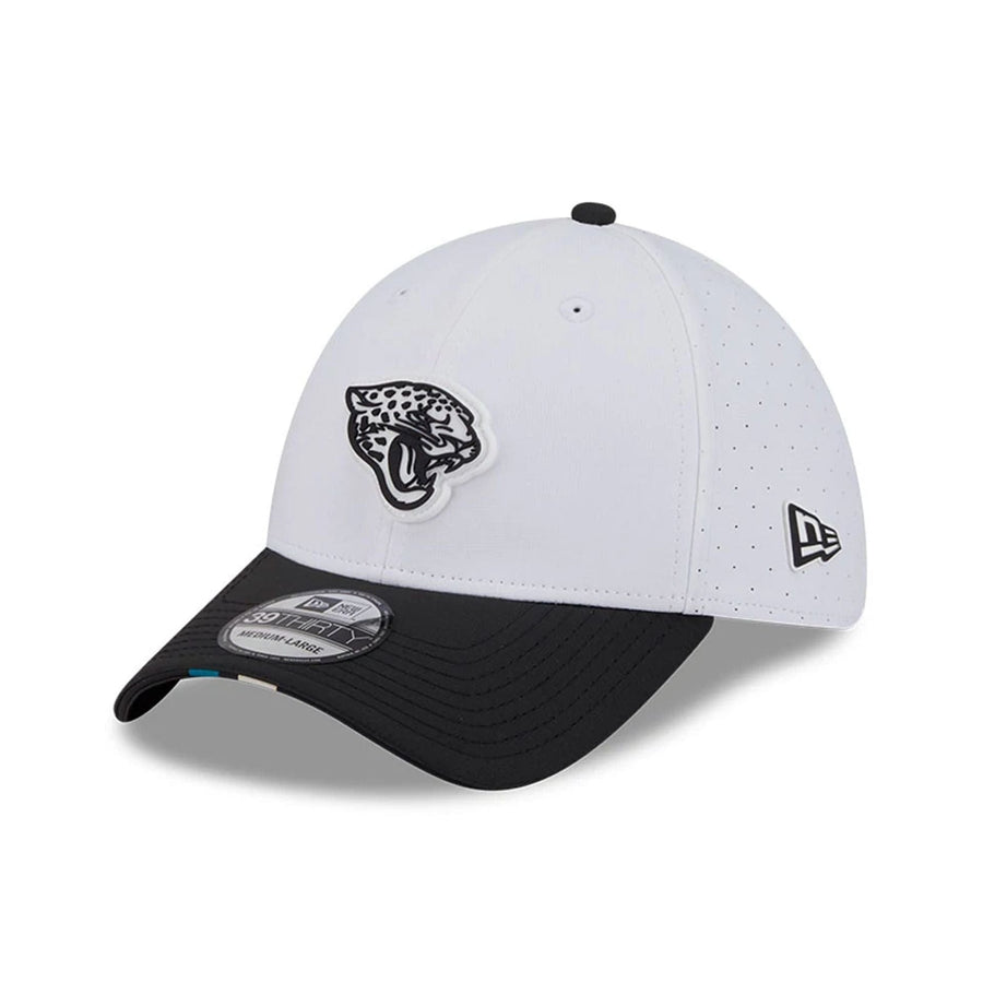 This is a Jacksonville Jaguars NFL Training 2025 White 39THIRTY Stretch Fit Cap 1