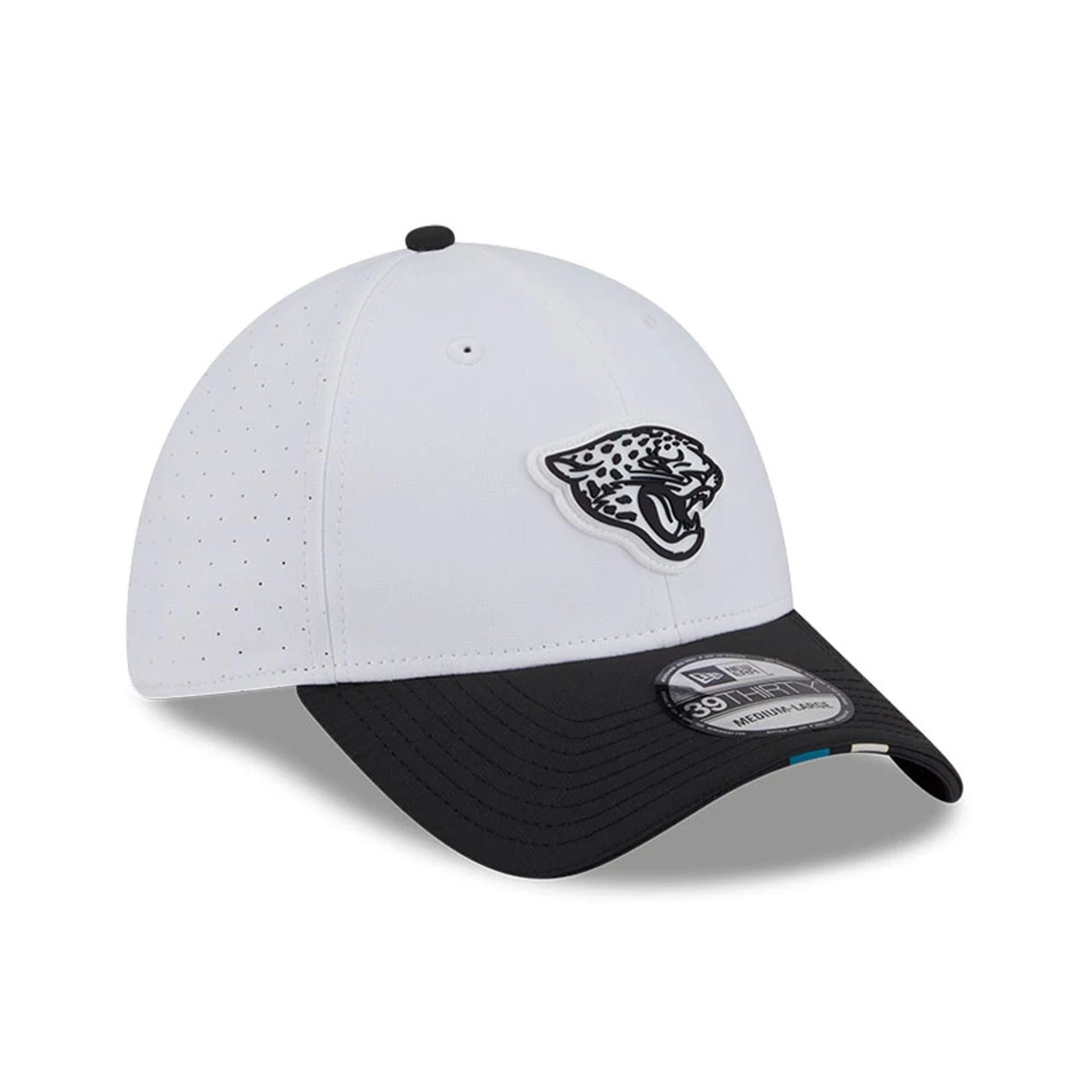 This is a Jacksonville Jaguars NFL Training 2025 White 39THIRTY Stretch Fit Cap 3