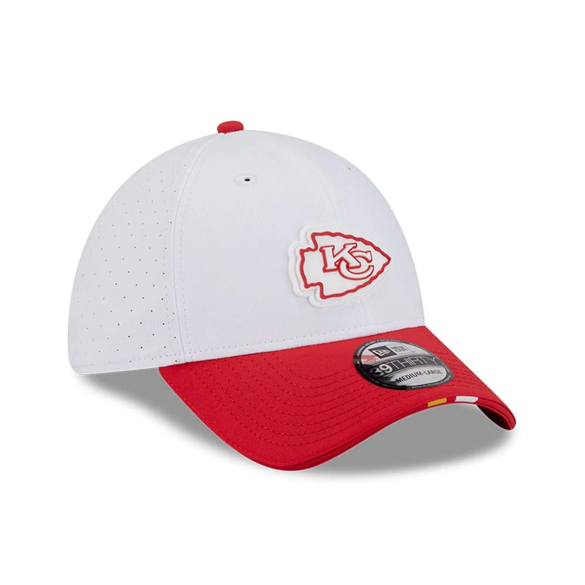 This is a Kansas City Chiefs NFL Training 2025 White 39THIRTY Stretch Fit Cap 3