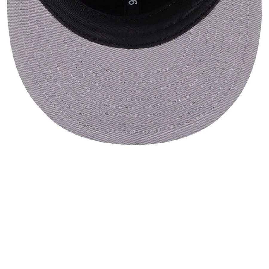 This is a Chicago White Sox MLB Plaid Black Retro Crown 9FIFTY Snapback Adjustable Cap 2