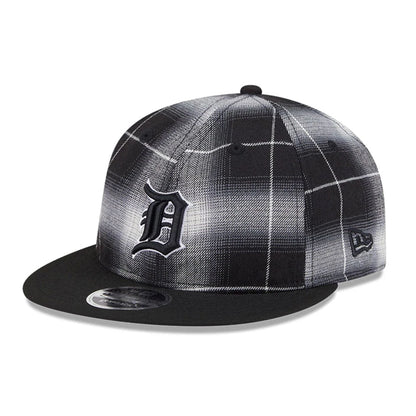 This is a Detroit Tigers MLB Plaid Black Retro Crown 9FIFTY Snapback Adjustable Cap 1