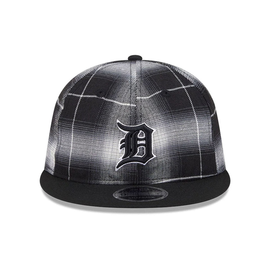 This is a Detroit Tigers MLB Plaid Black Retro Crown 9FIFTY Snapback Adjustable Cap 3