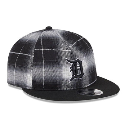This is a Detroit Tigers MLB Plaid Black Retro Crown 9FIFTY Snapback Adjustable Cap 4